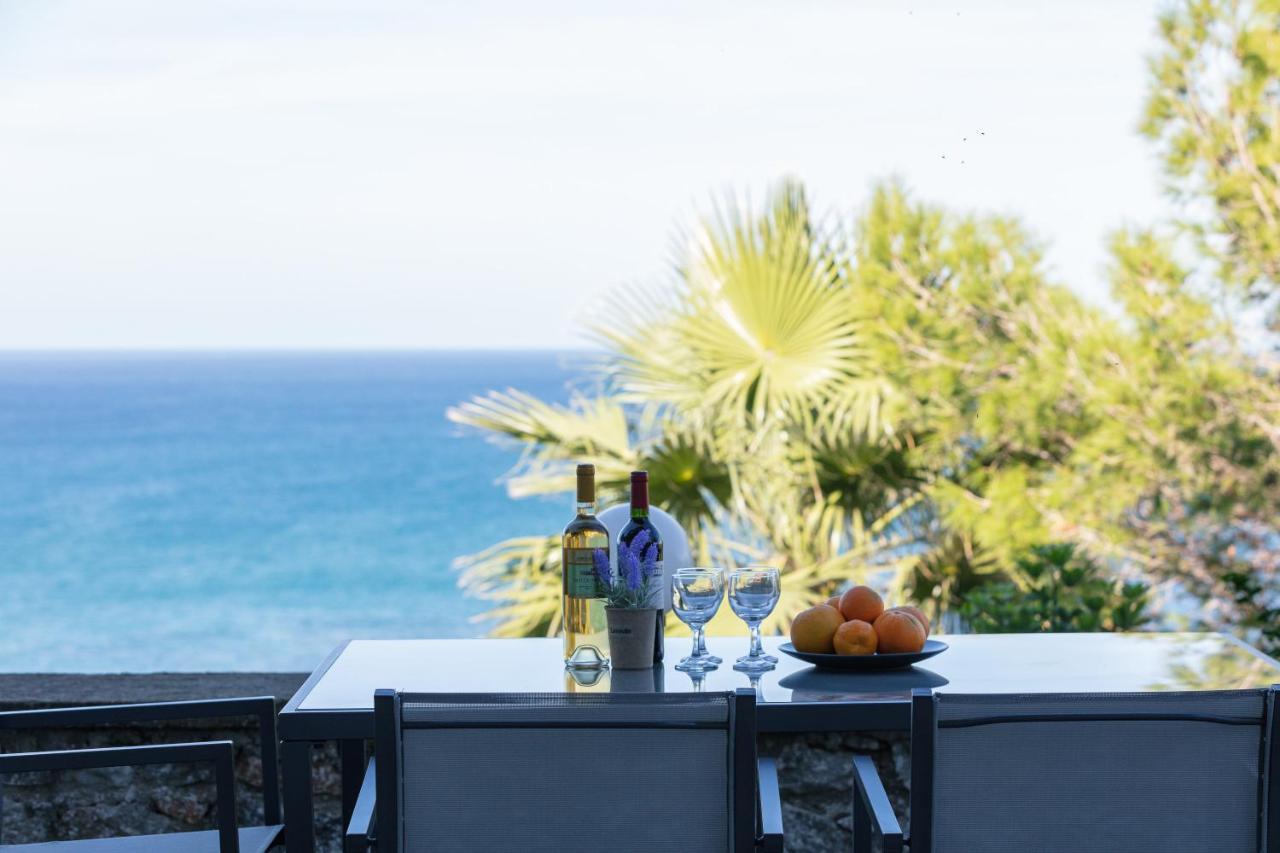 Pietra Di Mare Aparthotel Πετρές Εξωτερικό φωτογραφία